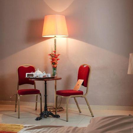 Hotel Cesare 14 Napoli Esterno foto
