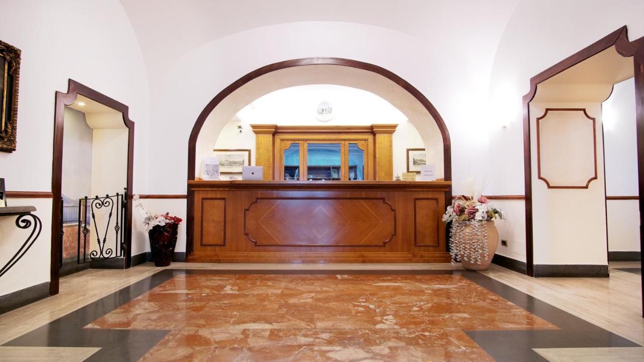 Hotel Cesare 14 Napoli Esterno foto