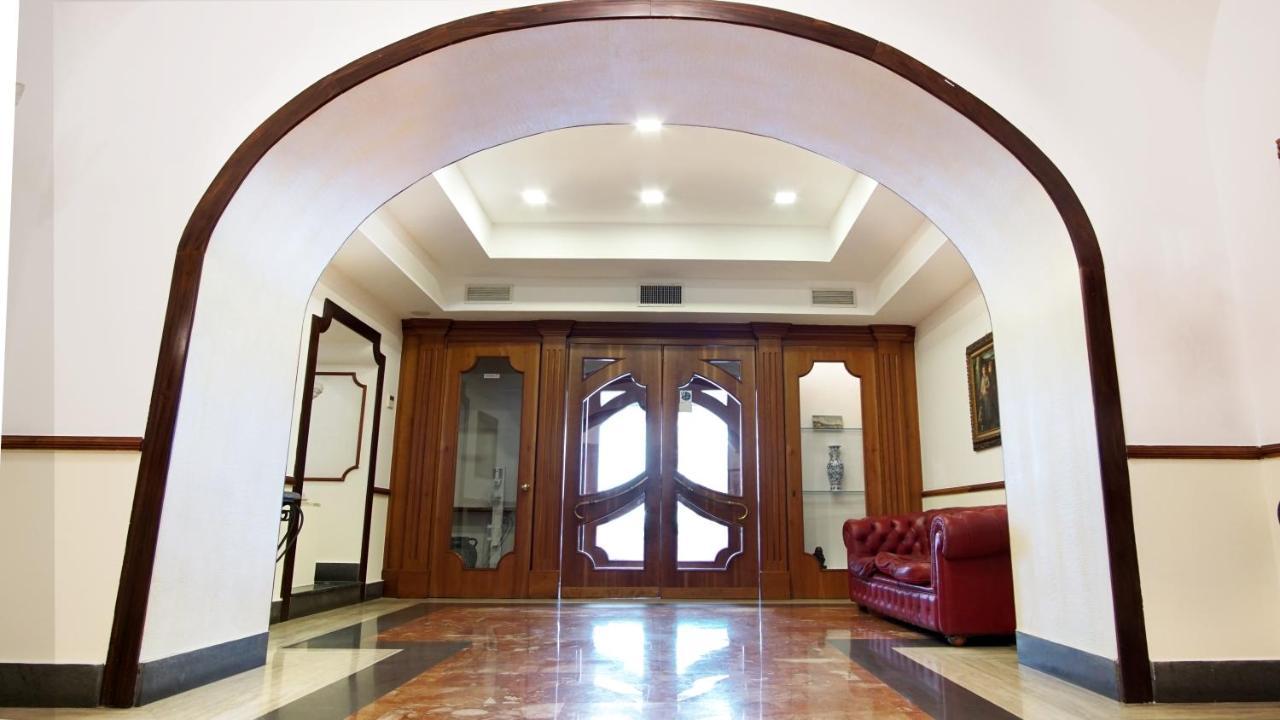 Hotel Cesare 14 Napoli Esterno foto