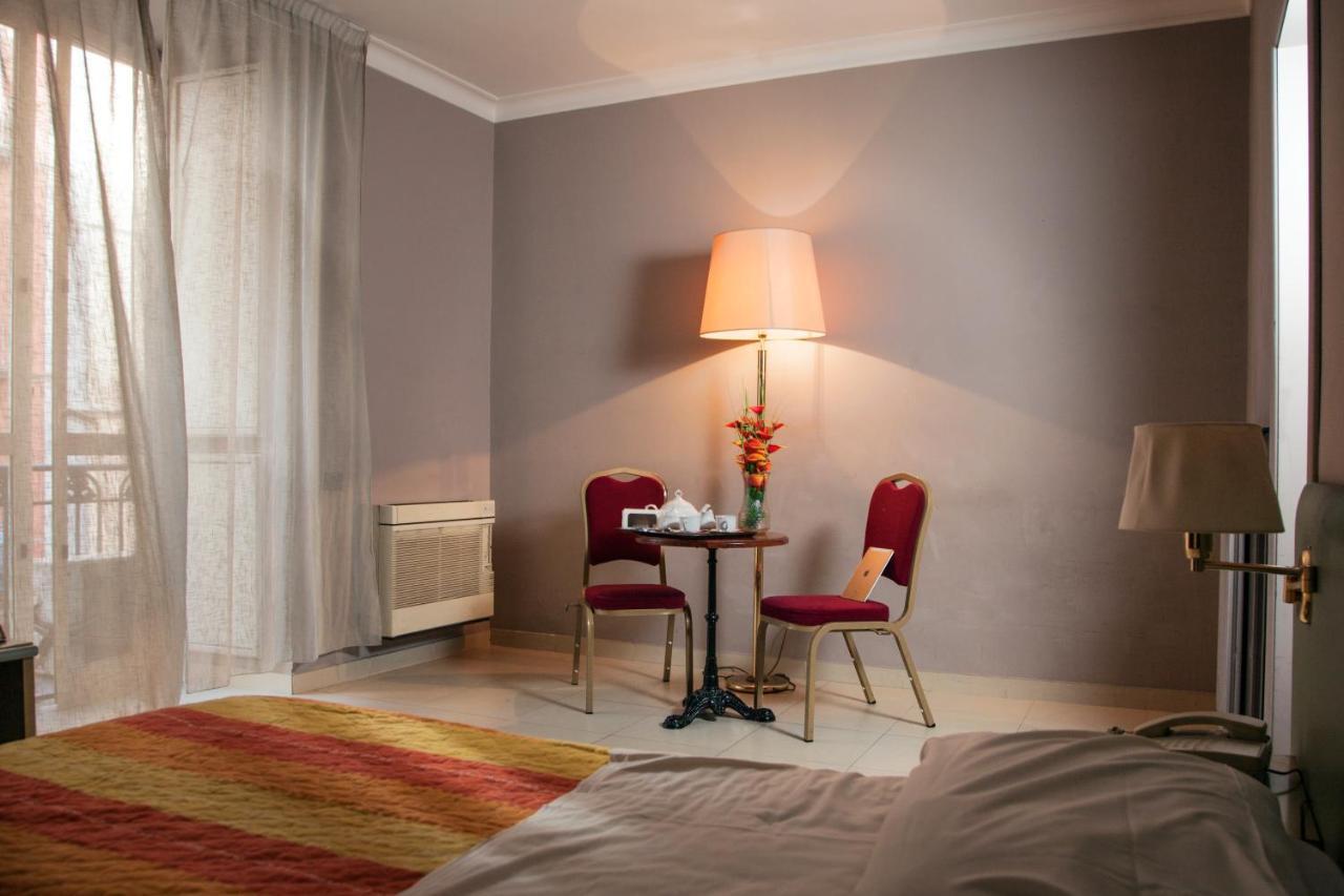 Hotel Cesare 14 Napoli Esterno foto